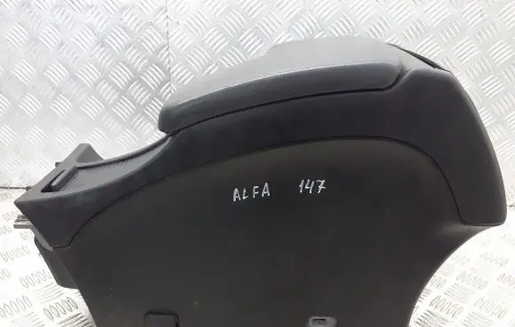 Alfa Romeo 147 Center console 