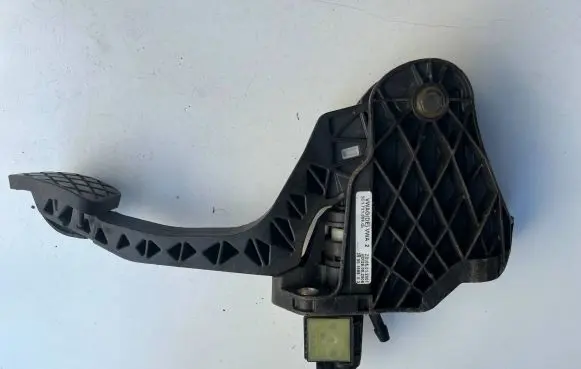 Volkswagen PASSAT B6 Clutch pedal 3C1721059Q 2600189803 ZD05012007