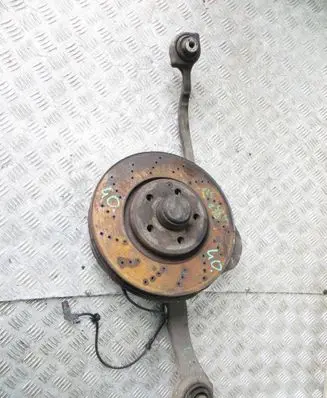Mercedes-Benz CLS C218 AMG Front wheel hub spindle knuckle
