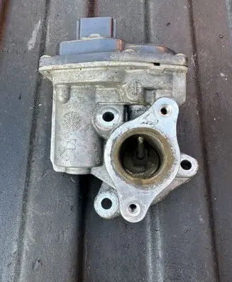 Mercedes-Benz Citan W415 EGR valve H8201143495 147102557R