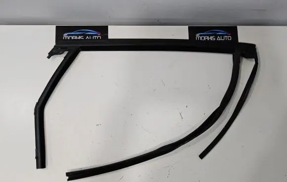Ford Edge II Rubber seal rear door FT4BR25824