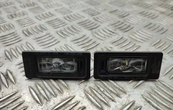 Volkswagen Golf Sportsvan Number plate light