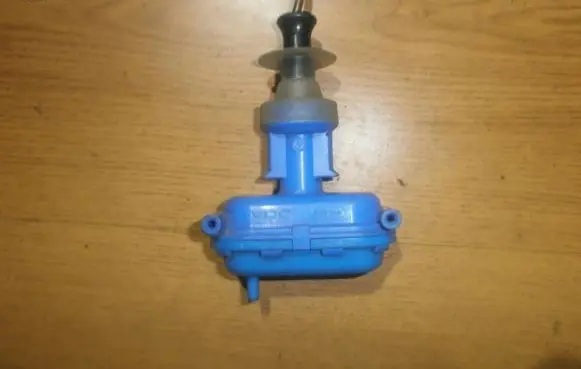 Audi 100 200 5000 C3 Central locking vacuum pump 893862153d