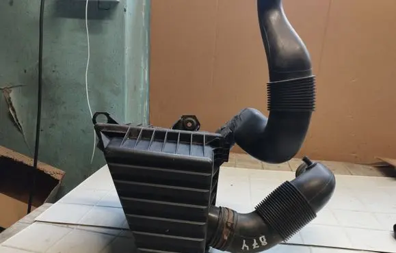 Volkswagen Fox Air filter box