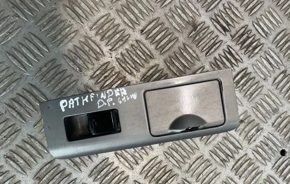 Nissan Pathfinder R51 Electric window control switch