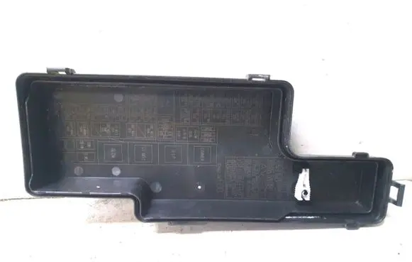 Toyota Hilux (AN120, AN130) Fuse box cover 826620K600