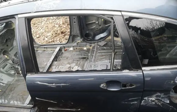 Honda CR-V Rear door