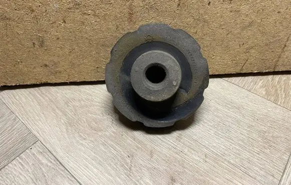 Audi A6 S6 C6 4F Rear coil spring rubber mount 8E0512149P