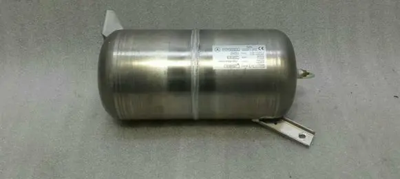 Mercedes-Benz CLS C218 X218 Air suspension tank/reservoir A2183200015