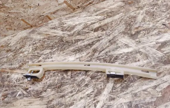 Cadillac XTS Rear door windshield rail 