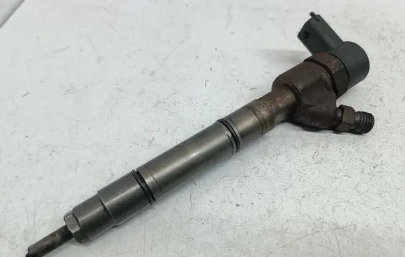 Fuel injector