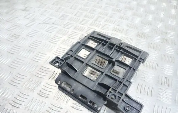 Volkswagen PASSAT B7 Other engine bay part 3AA906507A
