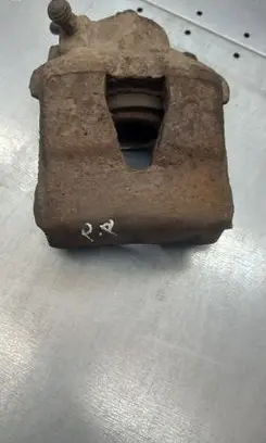 Volkswagen Golf IV Front brake caliper