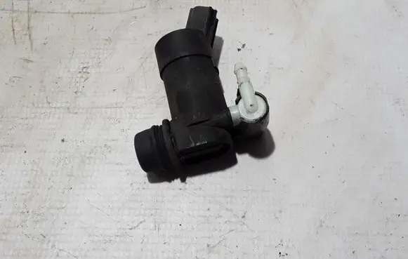 Volvo V70 Windscreen/windshield washer pump