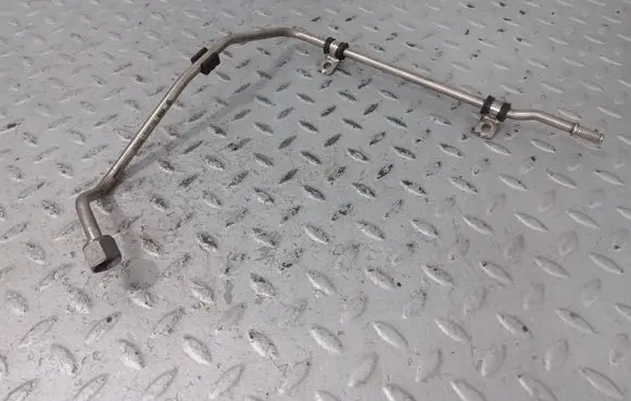 BMW 1 F40 Fuel line pipe 8665628