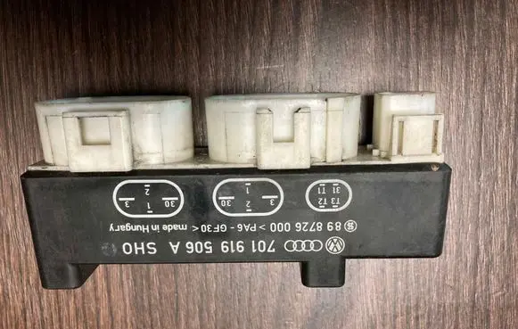 Volkswagen Polo III 6N 6N2 6NF Coolant fan relay 701919506A 898726000