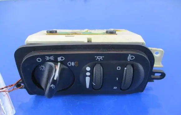 Chrysler 300M Other devices 04760156AG