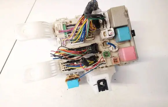 Toyota Prius (XW20) Fuse box set 8273047290 82730-47290