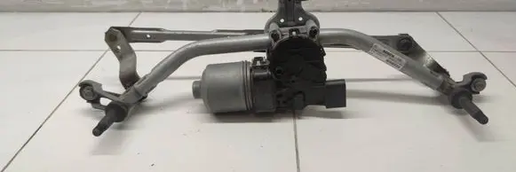 Peugeot 208 II Wiper motor 9815497780