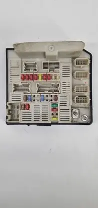 Renault Scenic II - Grand scenic II Fuse module 8200481866