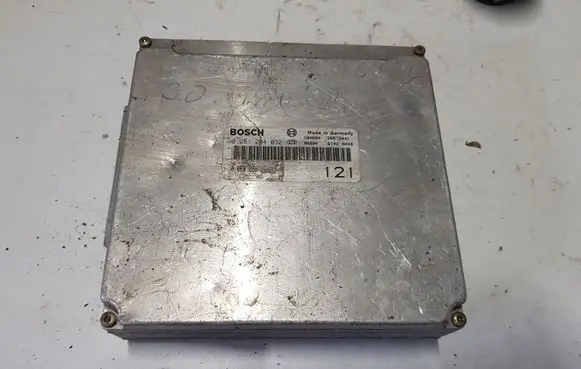 Alfa Romeo 166 Engine control unit/module 0261204032