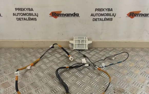 Toyota RAV 4 (XA40) Aerial GPS antenna 8686042042