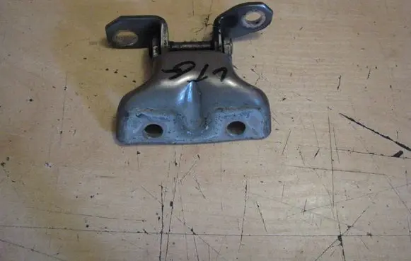 KIA Ceed Rear door lower hinge