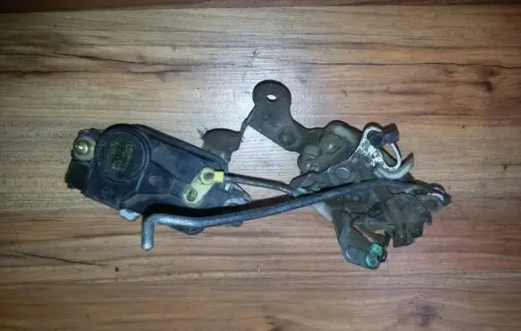 Mitsubishi Lancer Front door lock