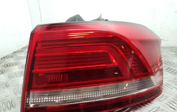 Volkswagen PASSAT B8 Rear/tail lights 3G9945312