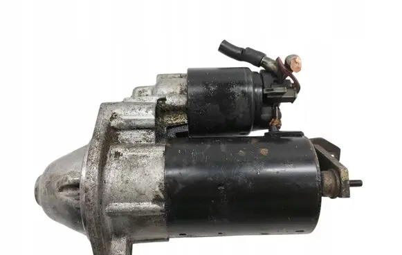 Volkswagen PASSAT B5 Starter motor 058911023B