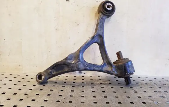 Volvo XC90 Front lower control arm/wishbone