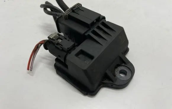 BMW 1 F20 F21 Glow plug pre-heat relay 7819856