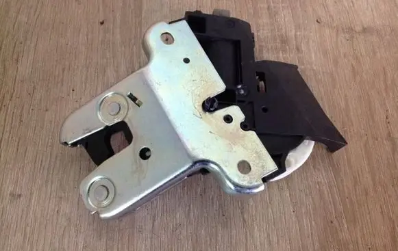 Audi A6 S6 C6 4F Tailgate/trunk/boot lock/catch/latch 4F5827505D