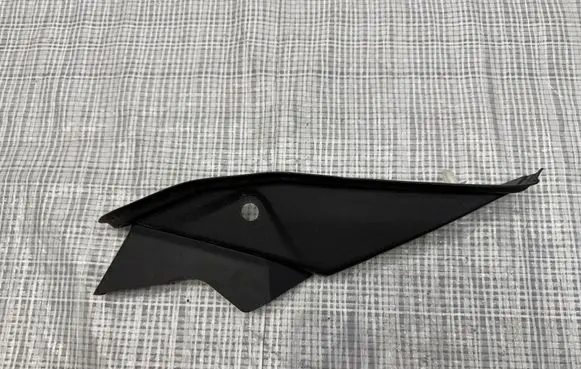 Fiat 500E Wiper trim 7357828810