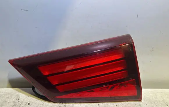 Mitsubishi Outlander Tailgate rear/tail lights
