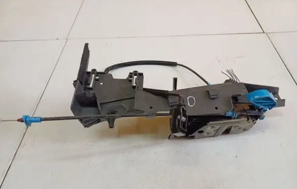 Ford C-MAX II Front door lock AM51U219A64AL