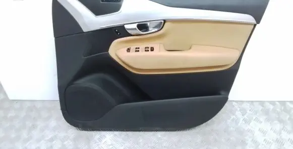 Volvo XC90 Front door card panel trim 31393114