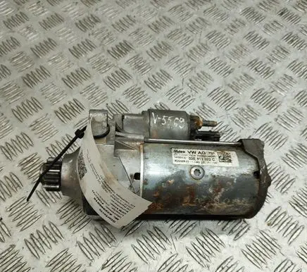 Audi Q3 F3 Starter motor 02E911022C