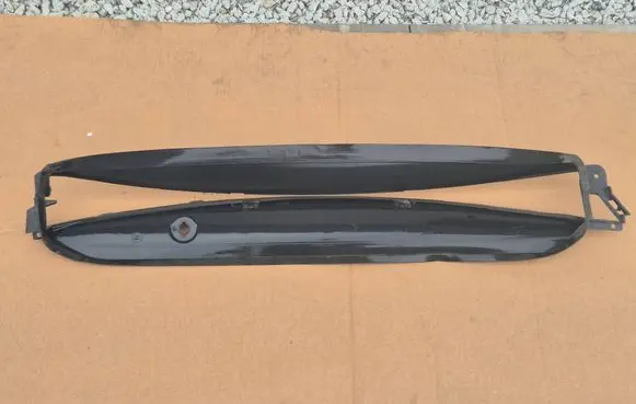 Tesla Model S Intercooler air channel guide 105784700E