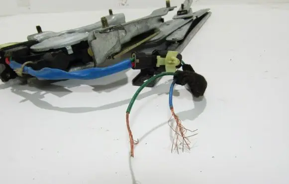 KIA Sorento Front window lifting mechanism without motor 824603E000