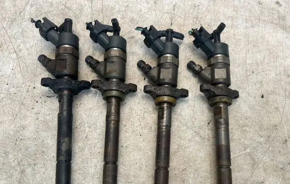 Peugeot 308 Fuel injectors set 0445110259
