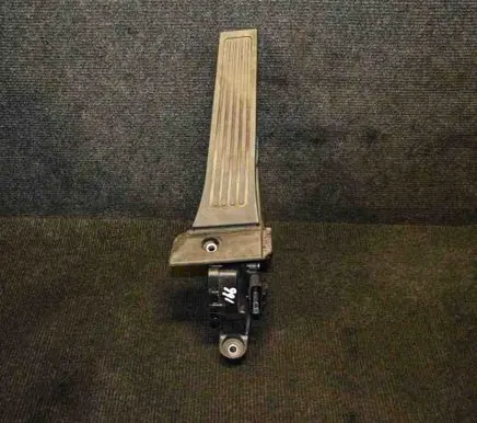 Hyundai i40 Accelerator throttle pedal