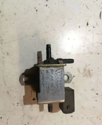 Volkswagen Polo Turbo solenoid valve 028906283F 72189500