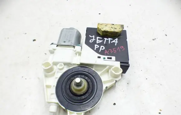 Volkswagen Jetta VI Front door window regulator motor 3C0959793C 561959701A 936779110