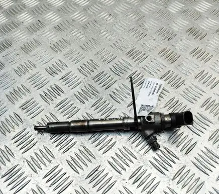 Volkswagen Jetta VI Fuel injector 03L130277B