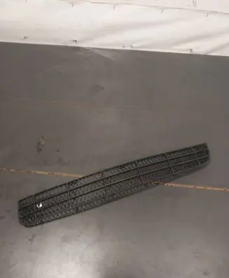 Volvo XC90 Front bumper lower grill 08662996