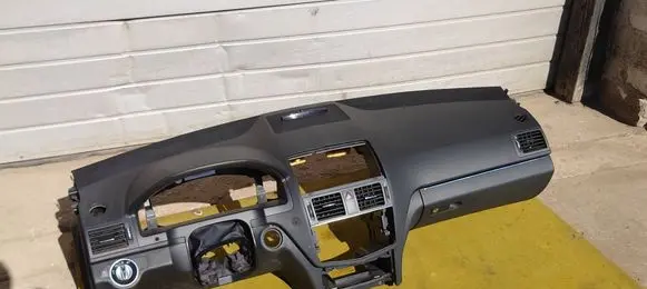 Mercedes-Benz C W204 Dashboard A2048037879 2048037879