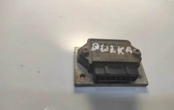 Audi 80 90 B3 Ignition amplifier control unit 211905351