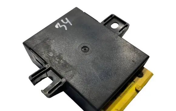 BMW 5 E34 Immobilizer control unit/module 8363830 61358363830