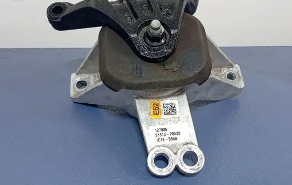 Hyundai Tucson IV NX4 Engine mount vacuum valve 21810-P0520